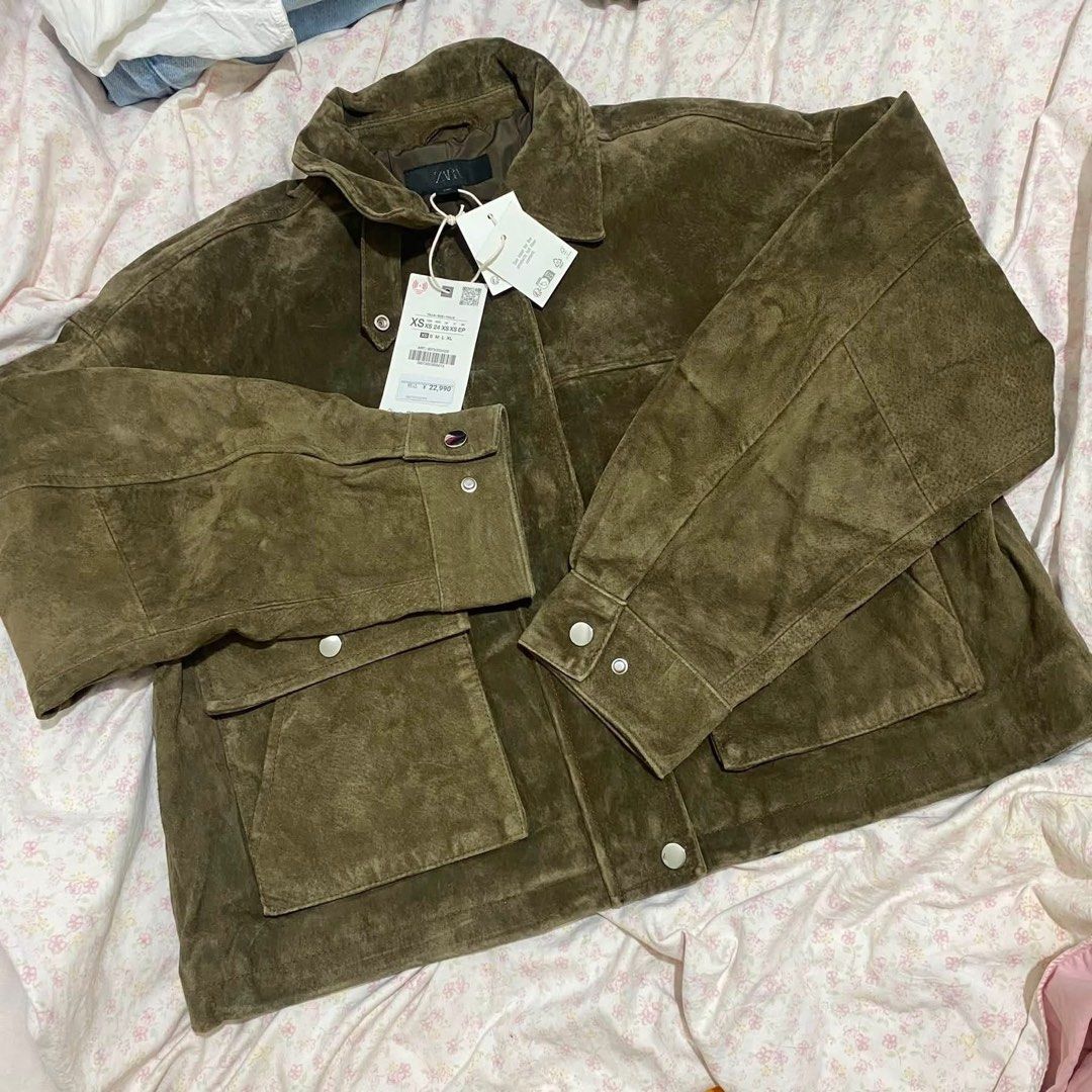 Zara Olive Green Suede Jacket (Category: Coats, Jackets and Outerwear) located in Davao. Submitted by hercloset.dvo (Listing ID 1470880672, Image 1). Description: RFS i ordered double 🥺.