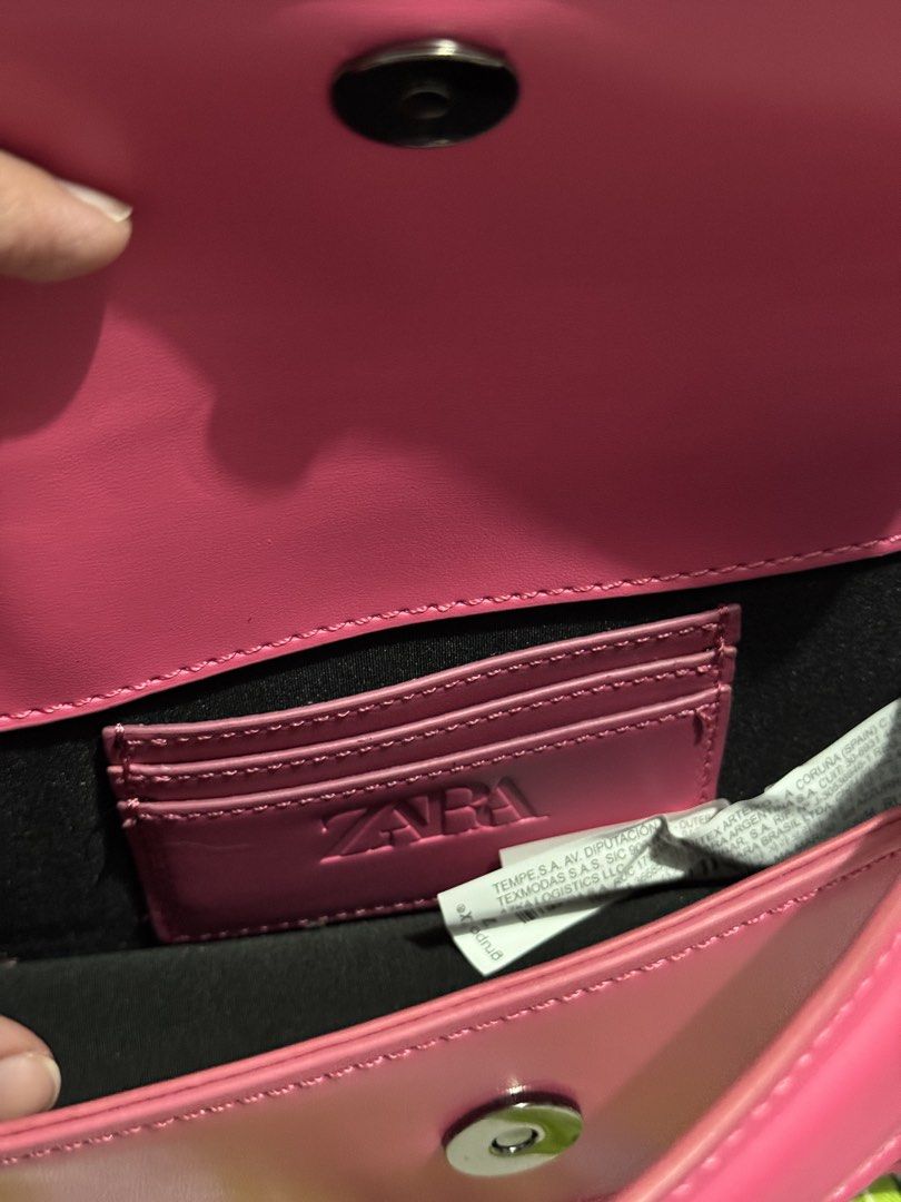 Zara Pink Crossbody Bag (Category: Cross-body Bags) located in Pasig City. Submitted by authentic_preloved_by_elca (Listing ID 1470819485, Image 3). Description: Authentic. Can be used as hand bag or crossbody bag..