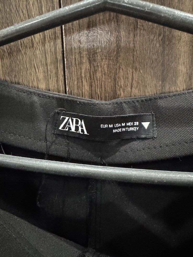 Zara pleated wide leg pants (Category: Jeans) located in Pasig City. Submitted by kodak.blue (Listing ID 1470792441, Image 3). Description: .