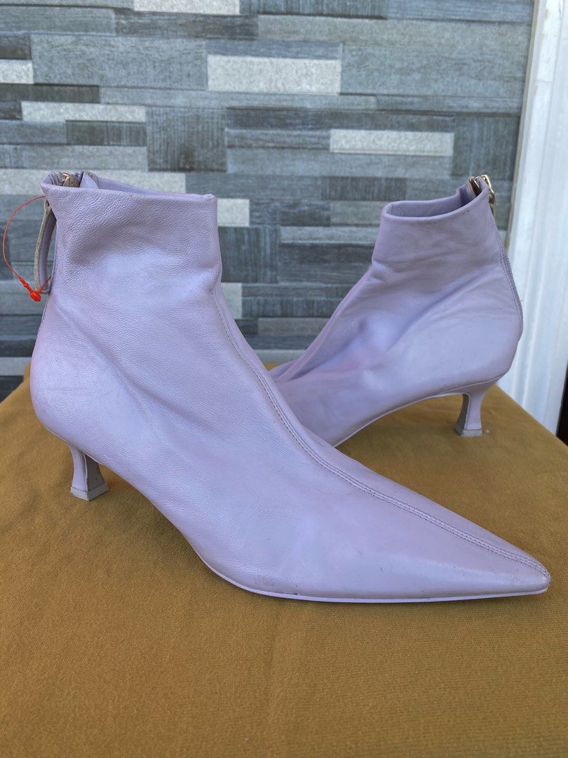 ZARA LEATHER POINTED TOE KITTEN HEELS BOOTS (Category: Heels) located in Binmaley. Submitted by vanilla_style (Listing ID 1470759754, Image 2). Description: SIZE 36 | 2 INCH HEEL | 23CM INSOLE Brand: Zara Style: Pointed Toe Kitten Heel Leather Booties Color: Lilac / Pastel Purple Material: Genuine Leather Size: EU 36 Heel Height: ~2 inches (kitten heel) Closure: Back zip with gold-tone hardware Condition: Very Good — minimal signs of use .