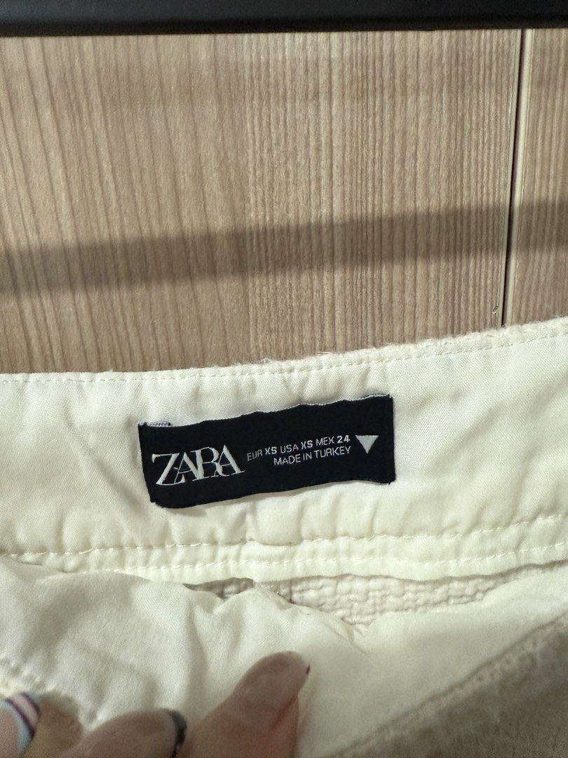 Zara skort (Category: Skirts) located in San Juan City. Submitted by anbi25 (Listing ID 1470815135, Image 3). Description: only used a few times rfs: decluttering .