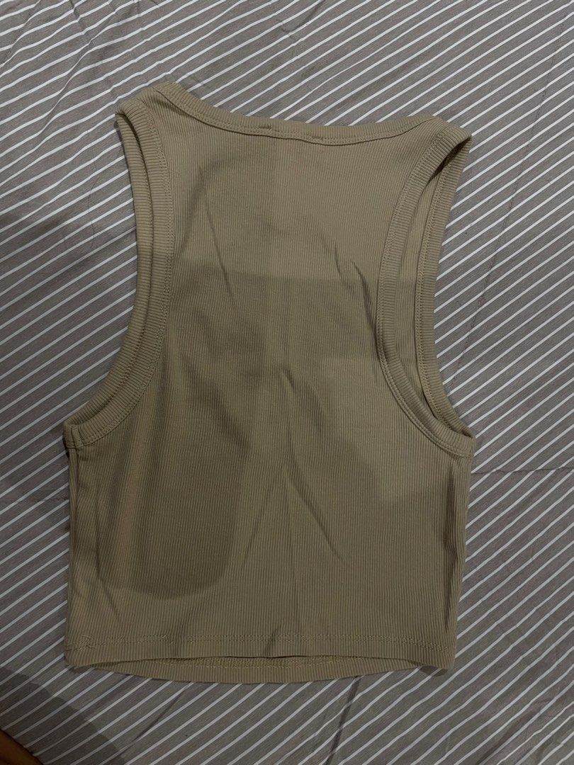 ZARA Tank Top (Category: Others Tops) located in Manila. Submitted by franceshous (Listing ID 1470895585, Image 3). Description: .