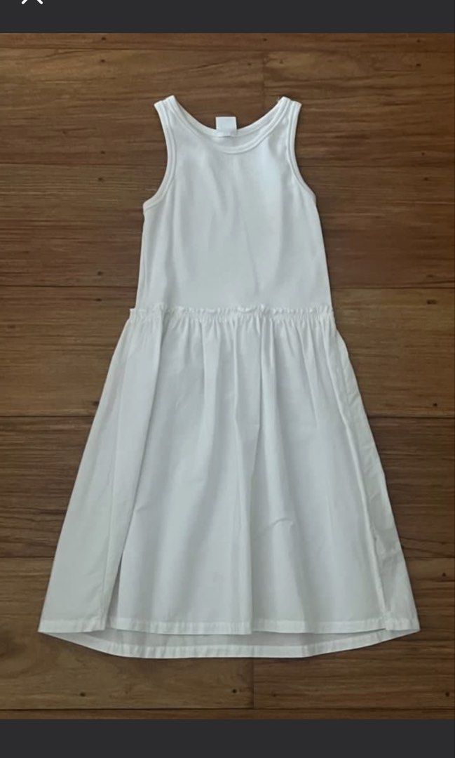 ZARA White A-line mini dress (Category: Dresses) located in Pasig City. Submitted by tiny_studios (Listing ID 1470838423, Image 2). Description: - ZARA kids but fits adult petite - im usually xxs-xs - slight barely noticeable stain sa back .