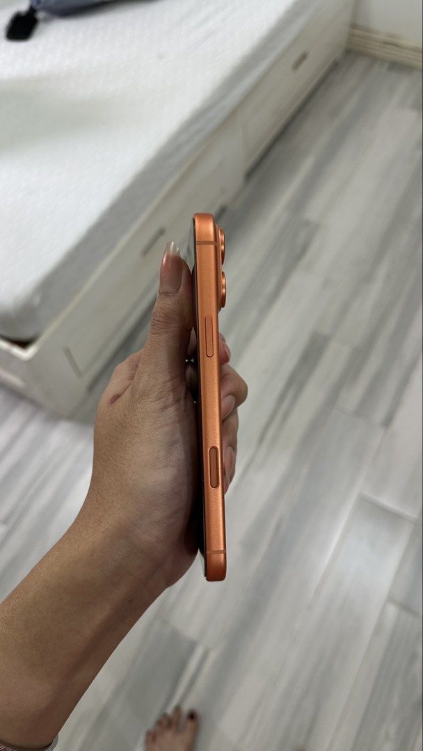 17 Pro Max 🧡 (Category: iPhone 17 Series) located in Taguig. Submitted by martinezreii (Listing ID 1471062386, Image 3). Description: • NO ISSUES • 256GB • IOS 27.0.1 • 92% BATTERY HEALTH | 263 CYCLE COUNT • NO SIM RESTRICTIONS | OPENLINE ON ANY SIM • ORIGINAL ALL PARTS | NO HISTORY OF REPAIR • UNLI CHECK AND RESET FOR YOUR PEACE OF MIND! INCLUSIONS: • ORIGINAL BOX • ORIGINAL CORD • CASES • TEMPERED GLASS INSTALLED MEET UP/PICK UP: TAGUIG, MAKAT