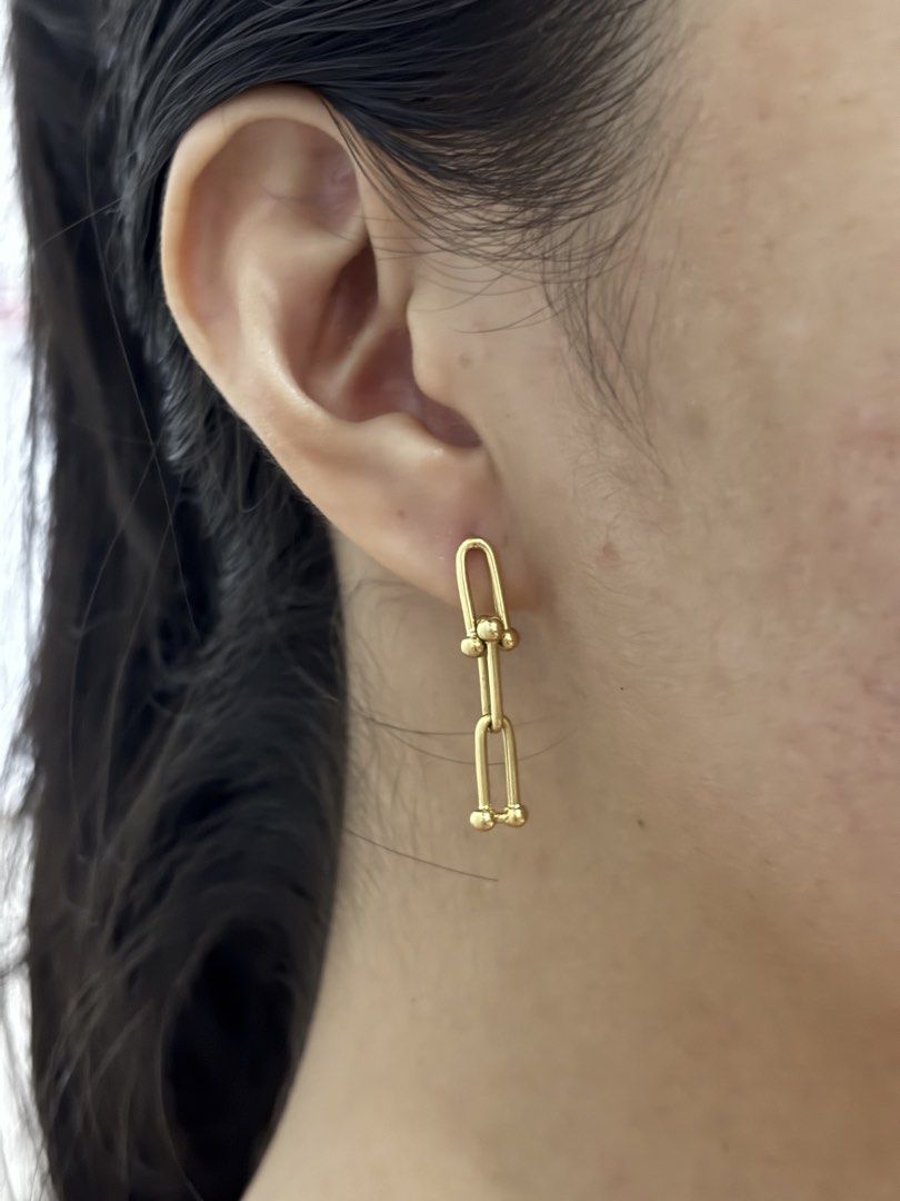 18k Gold Tiffany Hardware Earrings (Category: Earrings) located in Tarlac. Submitted by cluttercureee (Listing ID 1471015510, Image 2). Description: 18k Gold Tiffany Hardware earrings 2.34 grams Location: Tarlac City.
