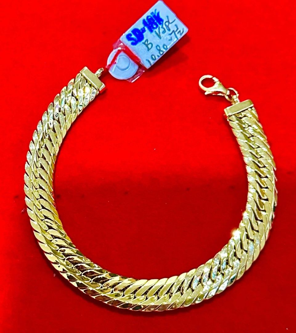 18k Saudi gold bracelet (Category: Bracelets) located in Manila. Submitted by bhelgoldseller2ndaccount (Listing ID 1470980054, Image 1). Description: New!!✨New!!✨New!! Authentic 18k Saudi Golds 💯pawnable/naisasanla 💯with high appraisal rate 💯good investment 💯Direct supplier price 👉OPEN for resellers 🌺please take time to evaluate their actual sizes and grams 👉Best panggift for all occasions ✅ Sold per grams not per piece Kya lowest price ✅W