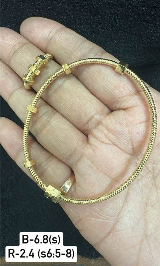 18k Saudi gold ecrou bangle and ring (Category: Bracelets) located in Manila. Submitted by bhelgoldseller2ndaccount (Listing ID 1471052709, Image 1). Description: New!!✨New!!✨New!! Authentic 18k Saudi Golds 💯pawnable/naisasanla 💯with high appraisal rate 💯good investment 💯Direct supplier price 👉OPEN for resellers 🌺please take time to evaluate their actual sizes and grams 👉Best panggift for all occasions ✅ Sold per grams not per piece Kya lo