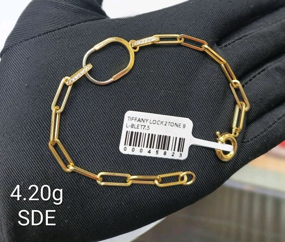 18k Saudi gold lock bracelet (Category: Bracelets) located in Manila. Submitted by bhelgoldseller2ndaccount (Listing ID 1471050865, Image 1). Description: New!!✨New!!✨New!! Authentic 18k Saudi Golds 💯pawnable/naisasanla 💯with high appraisal rate 💯good investment 💯Direct supplier price 👉OPEN for resellers 🌺please take time to evaluate their actual sizes and grams 👉Best panggift for all occasions ✅ Sold per grams not per piece Kya lowest pri