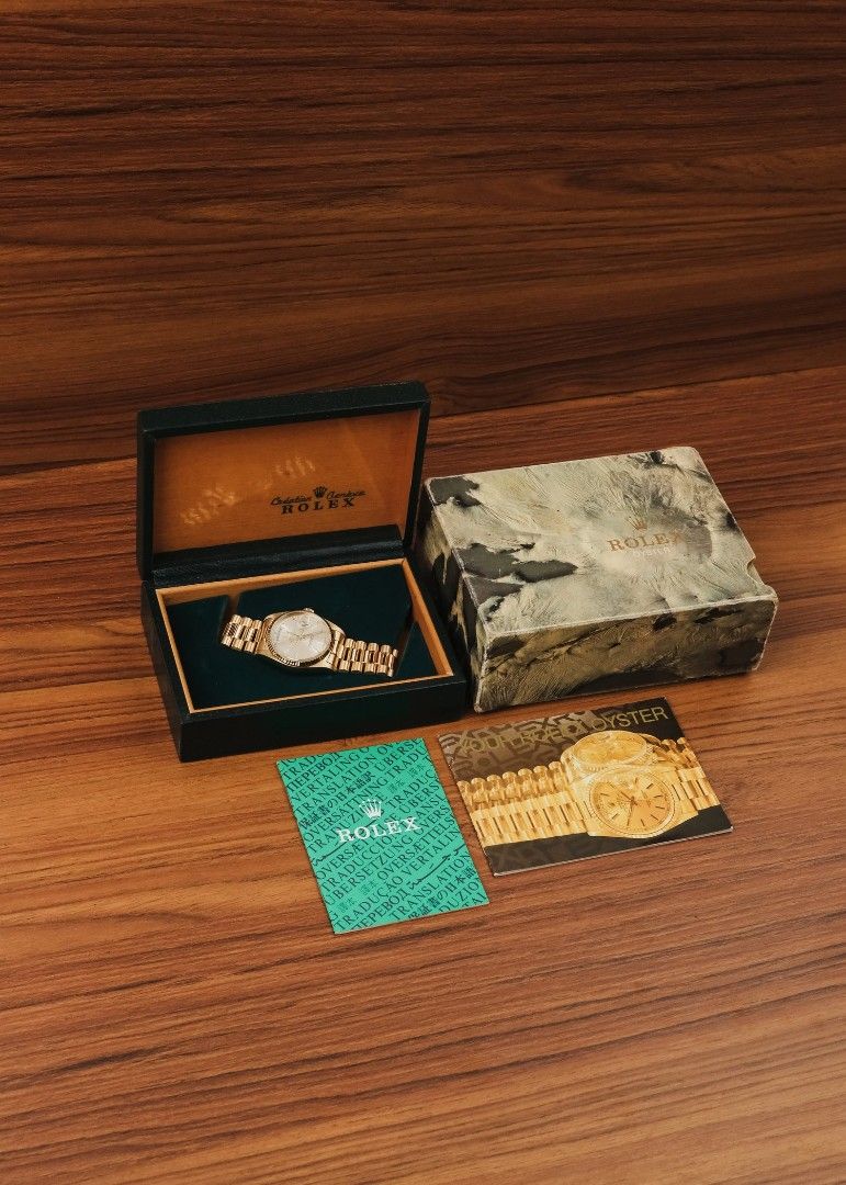 1979 Rolex Day-Date 18K Gold w/ Box (Category: Luxury Watches) located in Manila. Submitted by windsorfinery (Listing ID 1471054202, Image 2). Description: Rolex Day-Date 18038 1979 Automatic 36mm 18K Gold Sapphire Rolex bracelet Box: Yes Papers: No Others: Rolex booklets. 1-Year Mechanical Warranty by Windsor Finery Co. Cash Price: ₱950,000 ✔️ Layaway accepted ✔️ Credit cards accepted ✔️ Viewings accepted (Legazpi, Makati) ✔️ Open for authentica
