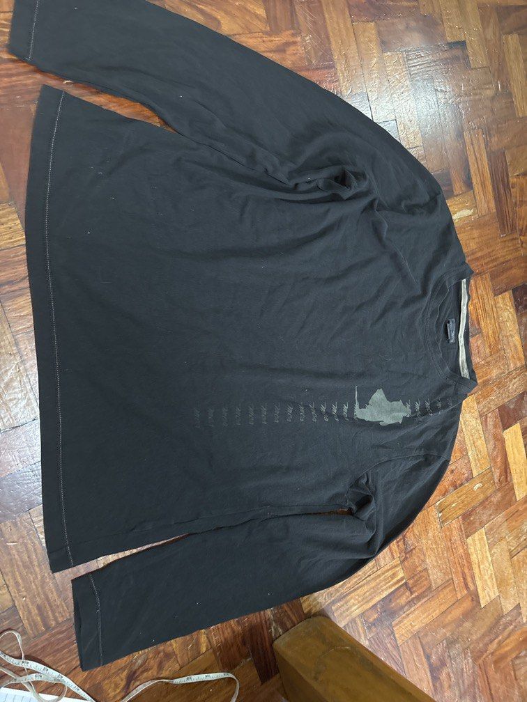 20x25 black long sleeves (Category: Longsleeves) located in Manila. Submitted by vintageaccessories (Listing ID 1470956704, Image 2). Description: .