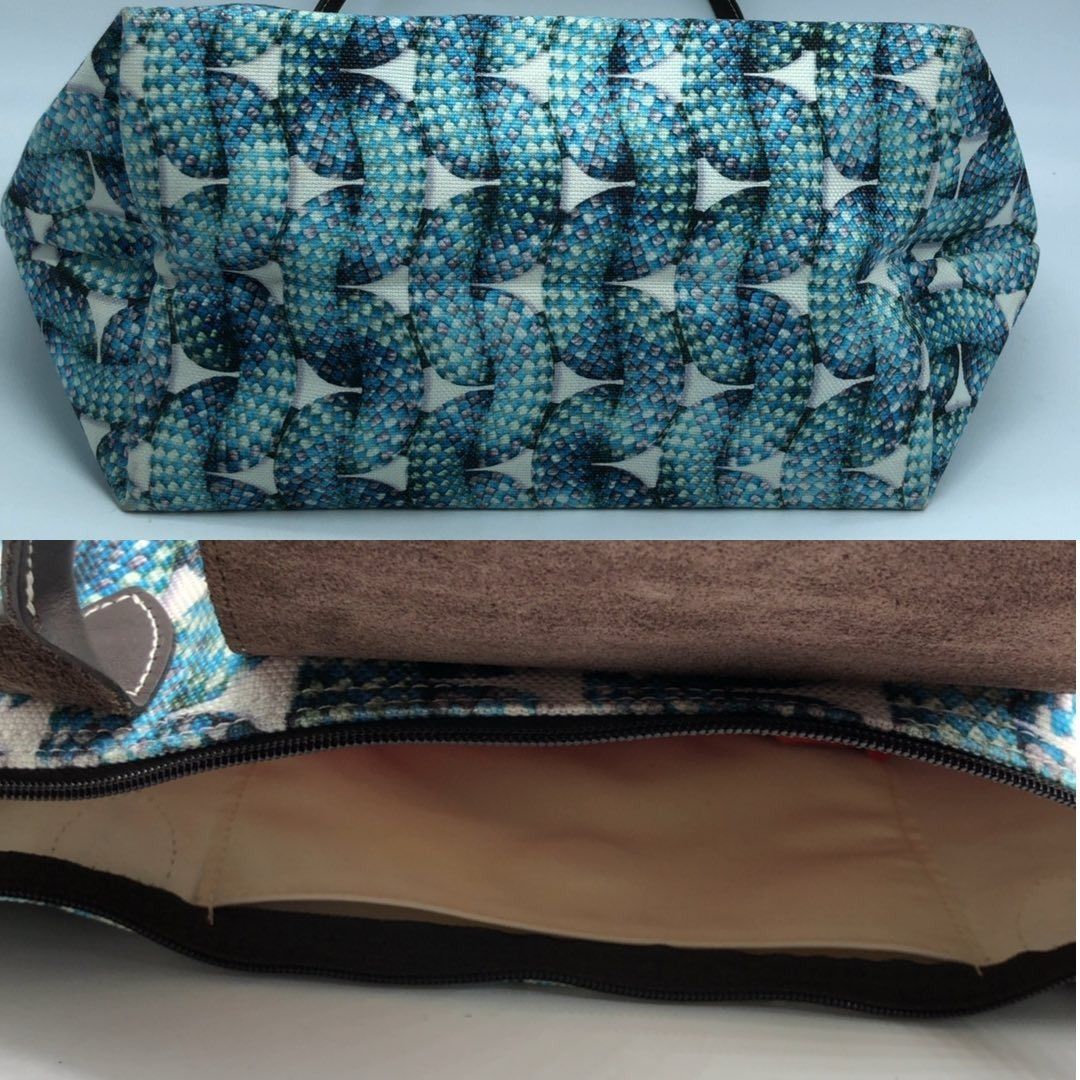 267010594 LONGCHAMP BAG TOTE (Category: Luxury Bags & Wallets) located in Taguig. Submitted by ecoring.ph (Listing ID 1470950528, Image 3). Description: ◆CONDITION: B ◆DESCRIPTIONS: (Other defects/info:) OUTER: The body of the bag has minimal stains and dirt, and shows signs of use. The bottom and bottom corners of the bag are also minimally stained and dirty, show signs of scuffing, and show signs of use. The leather on the gussets, tabs, top ha