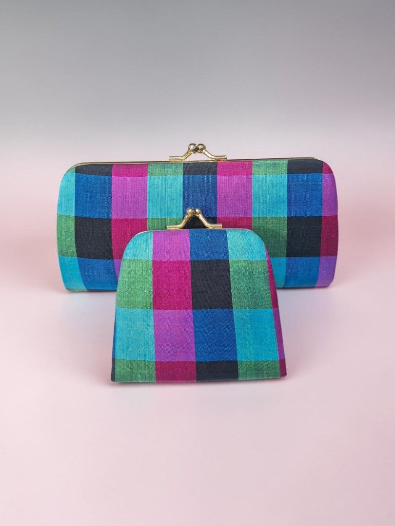 2 IN 1 CHECKERED KISSLOCK PURSE (Category: Purses & Pouches) located in Las Pinas. Submitted by annachiaonair2037 (Listing ID 1470993986, Image 1). Description: 2 IN 1 CHECKERED KISSLOCK PURSE FROM JAPAN LIKE NEW.