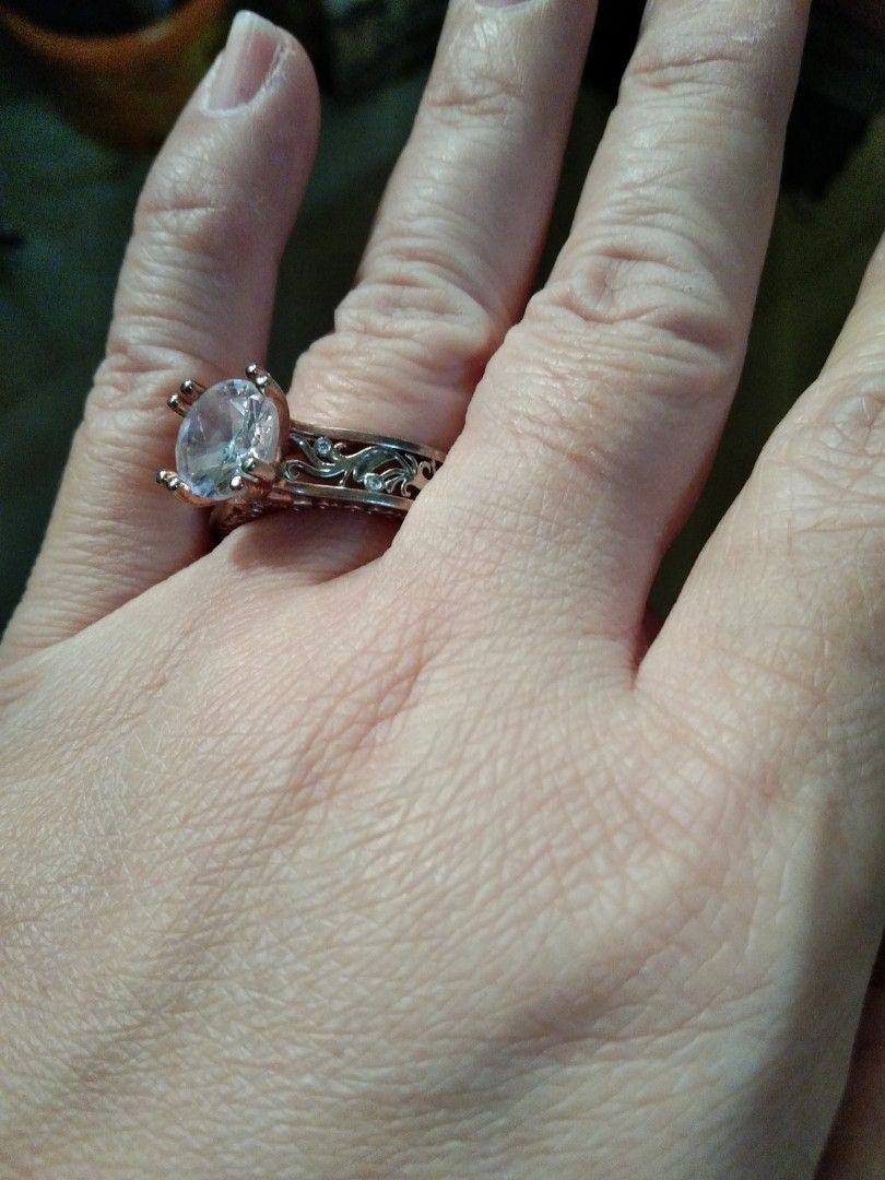 2 tone floral ring (Category: Rings) located in Quezon City. Submitted by eidorableshop (Listing ID 1469394517, Image 1). Description: .