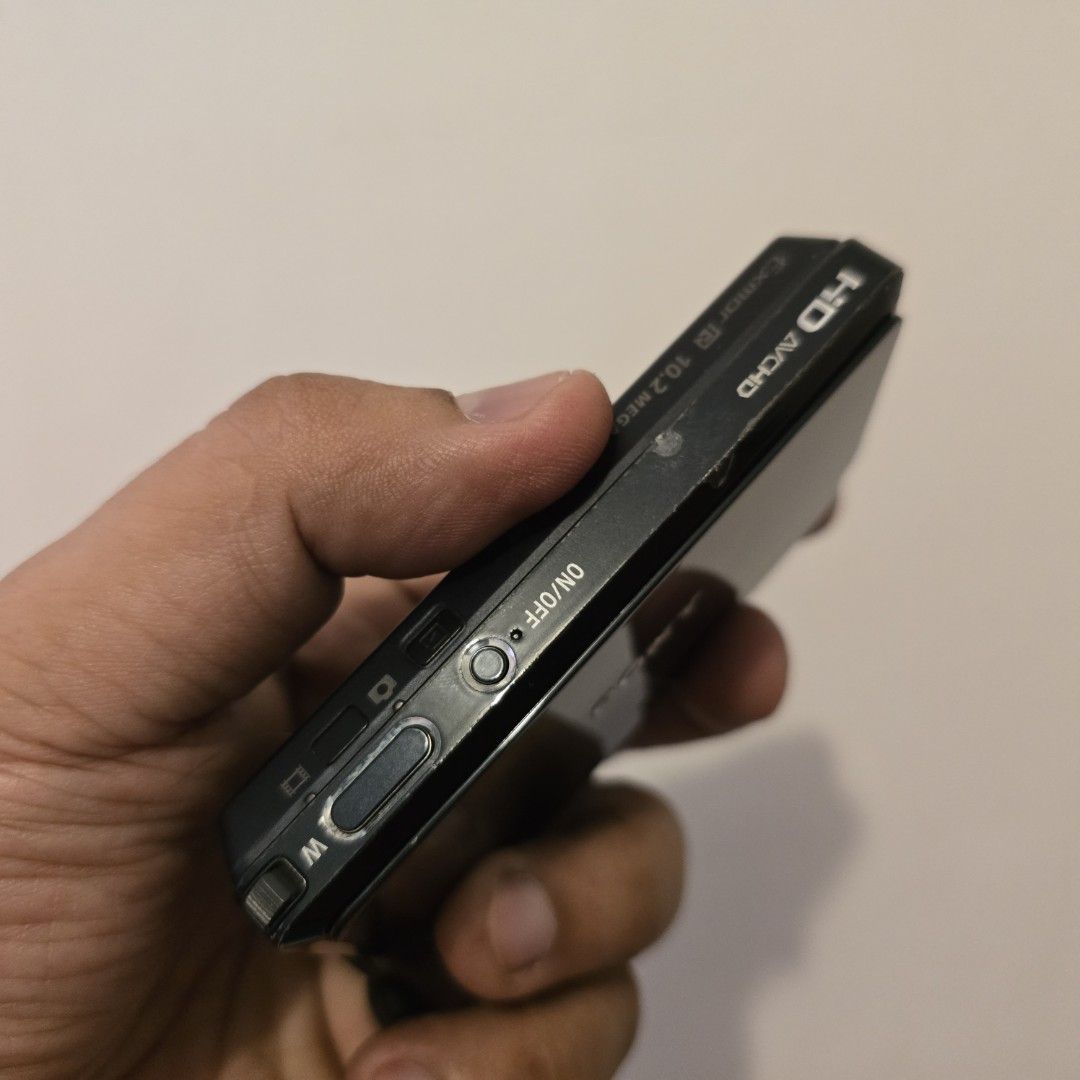 2nd Hand Sony TX7 (10.2 Megapixels) – No Issues (Category: Cameras) located in Quezon City. Submitted by manila_segunda_mano (Listing ID 1471012133, Image 2). Description: 2nd Hand Sony TX7 (10.2 Megapixels) – No Issues Steal deal to guys, Unahan na lng. Price: P6.8K Inclusions: • Unit (please zoom in/out for cosmetic details) • Battery • Strap • Charger Interested? Please send us a direct message for a faster transaction. Sample photos are avail