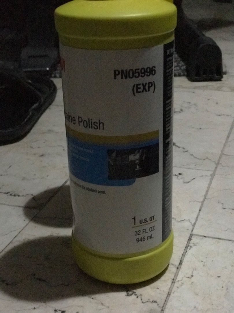 3M Rubbing compound and Machine polish (Category: Maintenance Fluids and Filters) located in Caloocan City. Submitted by silentwhale_084572 (Listing ID 1471032675, Image 1). Description: For car Rubbing compound and Polish .