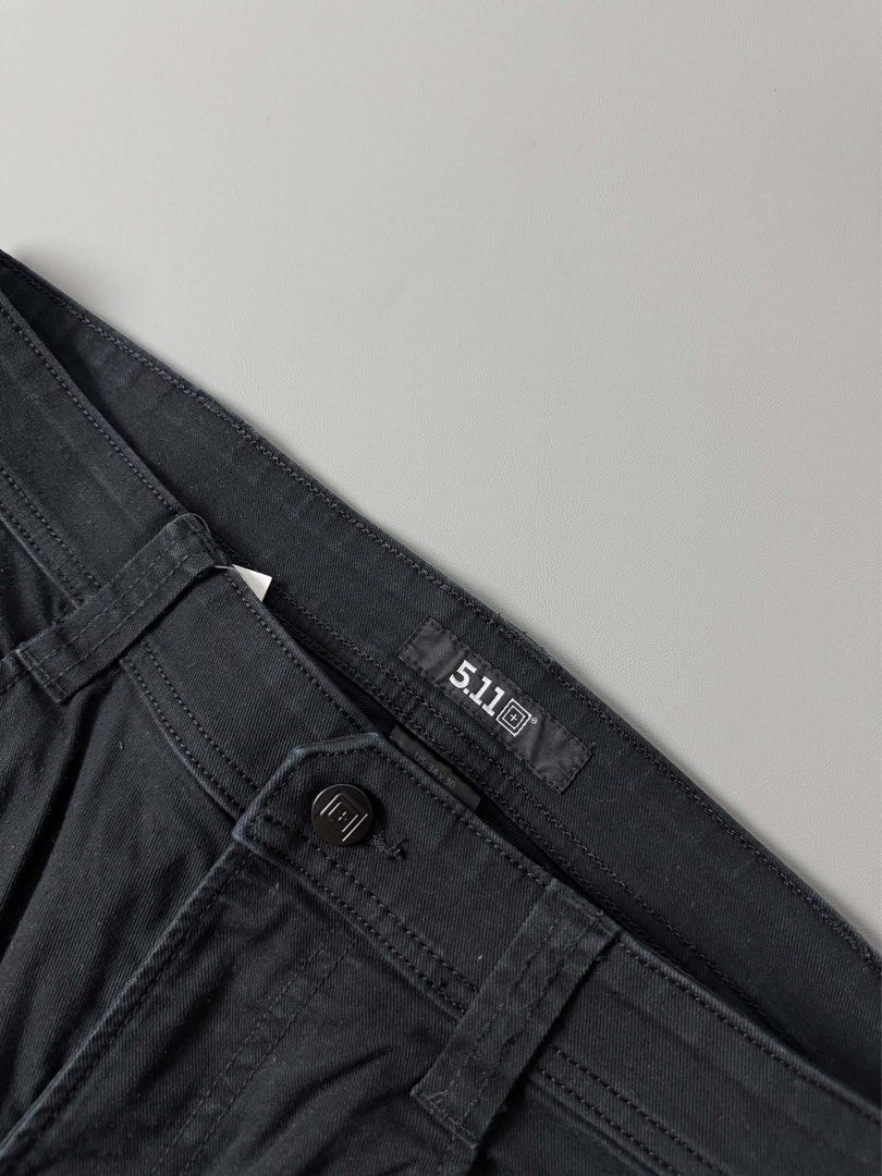 5.11 TACTICAL DEFENDER-FLEX REGULAR-FIT JEANS (Category: Jeans) located in Guagua. Submitted by sweetboyy (Listing ID 1471031194, Image 2). Description: 5.11 TACTICAL DEFENDER-FLEX REGULAR-FIT JEANS EXCELLENT CONDITION SIZE 34 ON TAG DIMES: WAISTLINE 34-36 / LENGTH 37/ LEG OPENING 7.5.