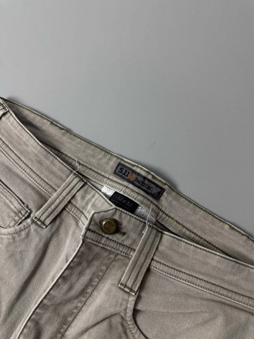 5.11 TACTICAL DEFENDER-FLEX REGULAR-FIT JEANS (Category: Jeans) located in Guagua. Submitted by sweetboyy (Listing ID 1471031559, Image 2). Description: 5.11 TACTICAL DEFENDER-FLEX REGULAR-FIT JEANS EXCELLENT CONDITION SIZE 32 ON TAG DIMES: WAISTLINE 32-34 / LENGTH 41.5 / LEG OPENING 7.5.