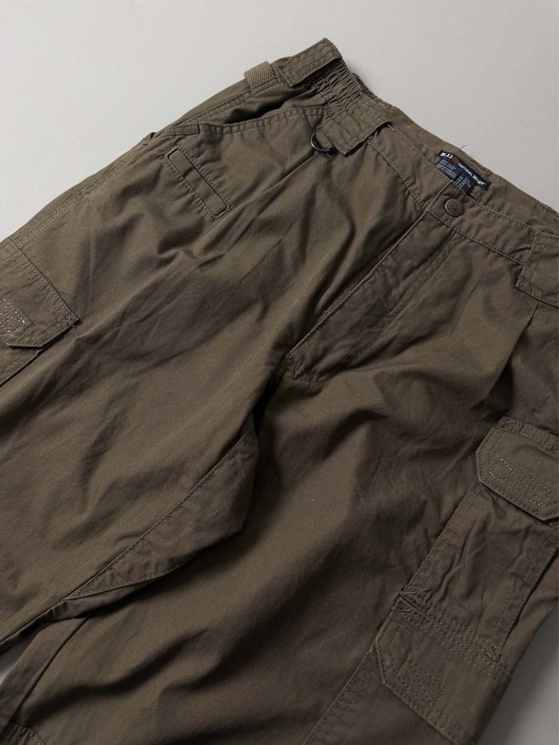 5 11 TACTICAL PANTS (Category: Jeans) located in Guagua. Submitted by sweetboyy (Listing ID 1471036838, Image 3). Description: 5 11 TACTICAL PANTS EXCELLENT CONDITION SIZE 34 ON TAG DIMES: WAISTLINE 34-36 / LENGTH 43 / LEG OPENING 9.