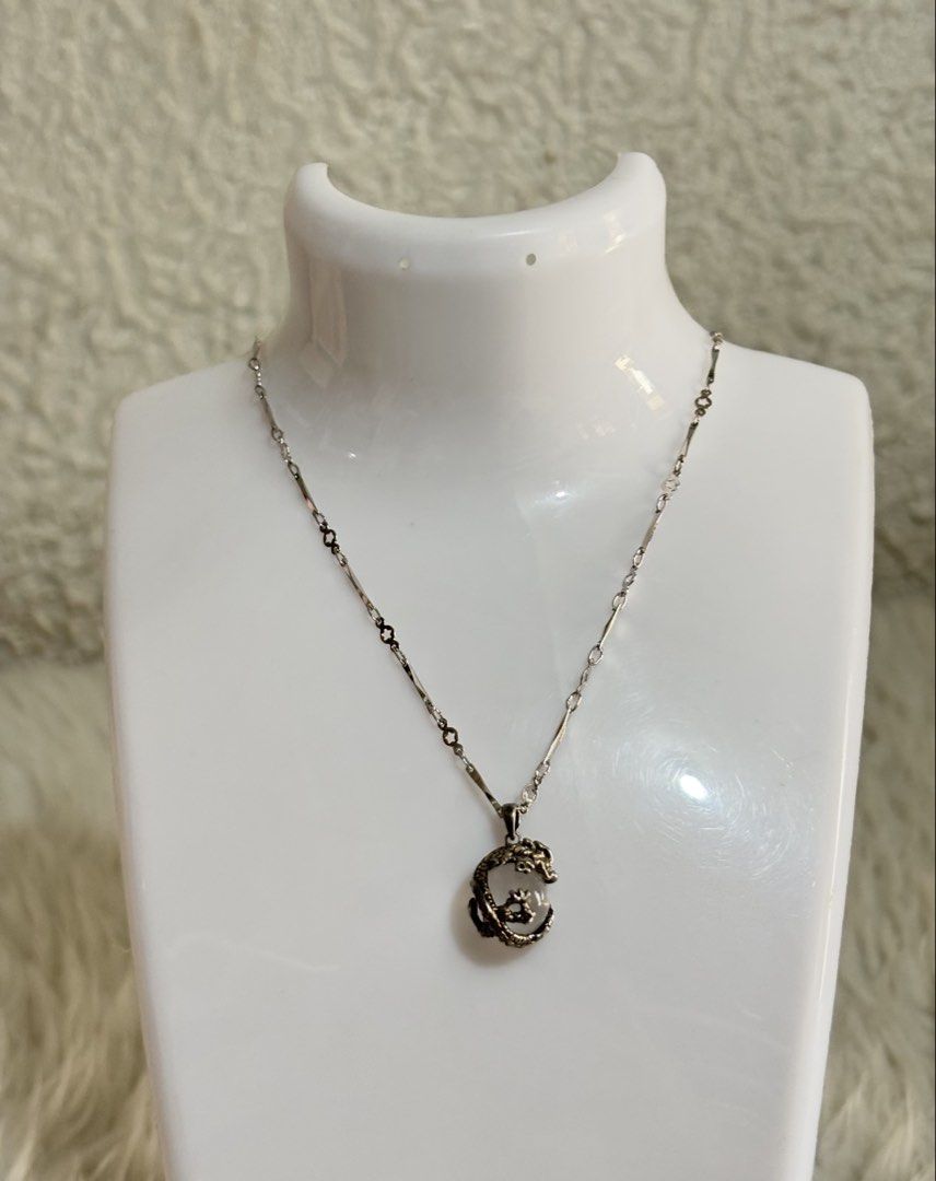 925 Quartz Dragon Pendant Necklace (Category: Necklaces) located in Paranaque City. Submitted by dalle_closet (Listing ID 1470989791, Image 1). Description: length: 17 inches both 925 silver (pendant and necklace).