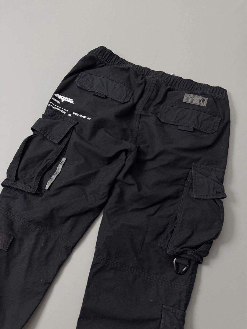 AAPE BY A BATHING APE MEN’S TACTICAL CARGO JOGGER PANTS (Category: Jeans) located in Guagua. Submitted by sweetboyy (Listing ID 1471062059, Image 3). Description: AAPE BY A BATHING APE MEN’S TACTICAL CARGO JOGGER PANTS EXCELLENT CONDITION SIZE MEDIUM ON TAG DIMES: WAISTLINE 34-36 / LENGTH 38.