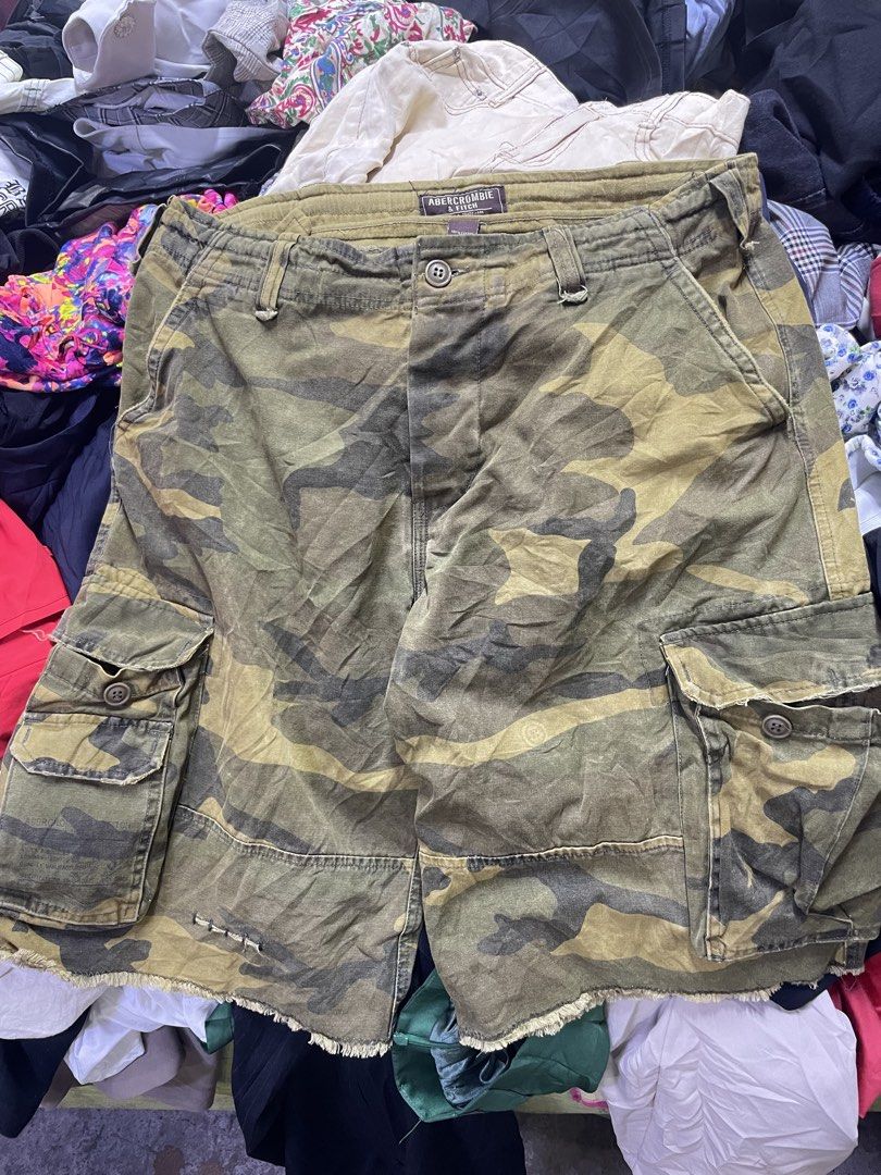 abercrombie cargo (Category: Shorts) located in Alabel. Submitted by rynz_ (Listing ID 1470981996, Image 1). Description: .