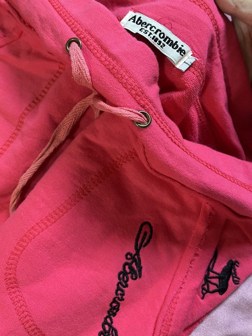 Abercrombie Low waist flared pants (Category: Other Bottoms) located in Rizal. Submitted by ryaa.x (Listing ID 1471011310, Image 2). Description: size 24-26.