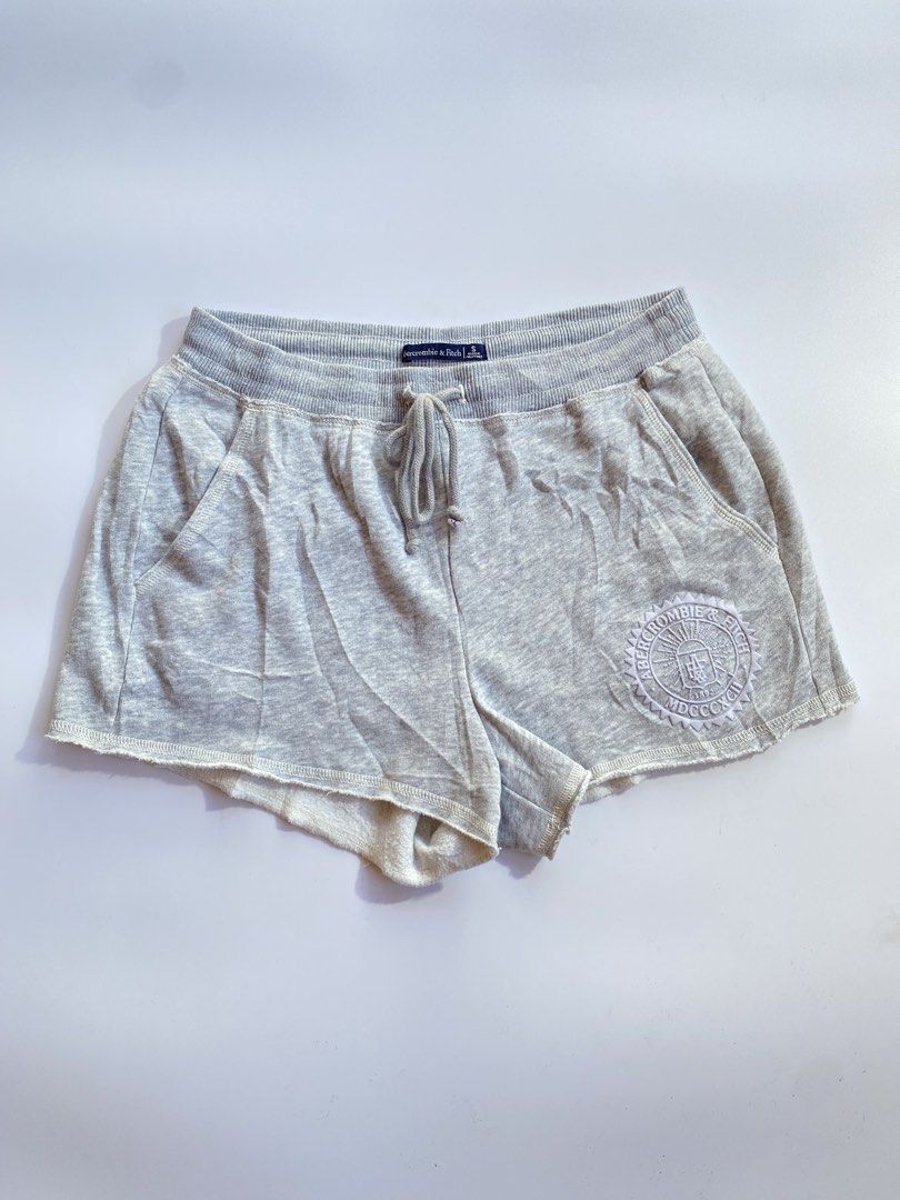 Abercrombie short (Category: Shorts) located in Kalibo. Submitted by kurt_ismael (Listing ID 1470996932, Image 1). Description: Abercrombie short Size: 26-35 (S on tag) Length: 12 Excellent condition .