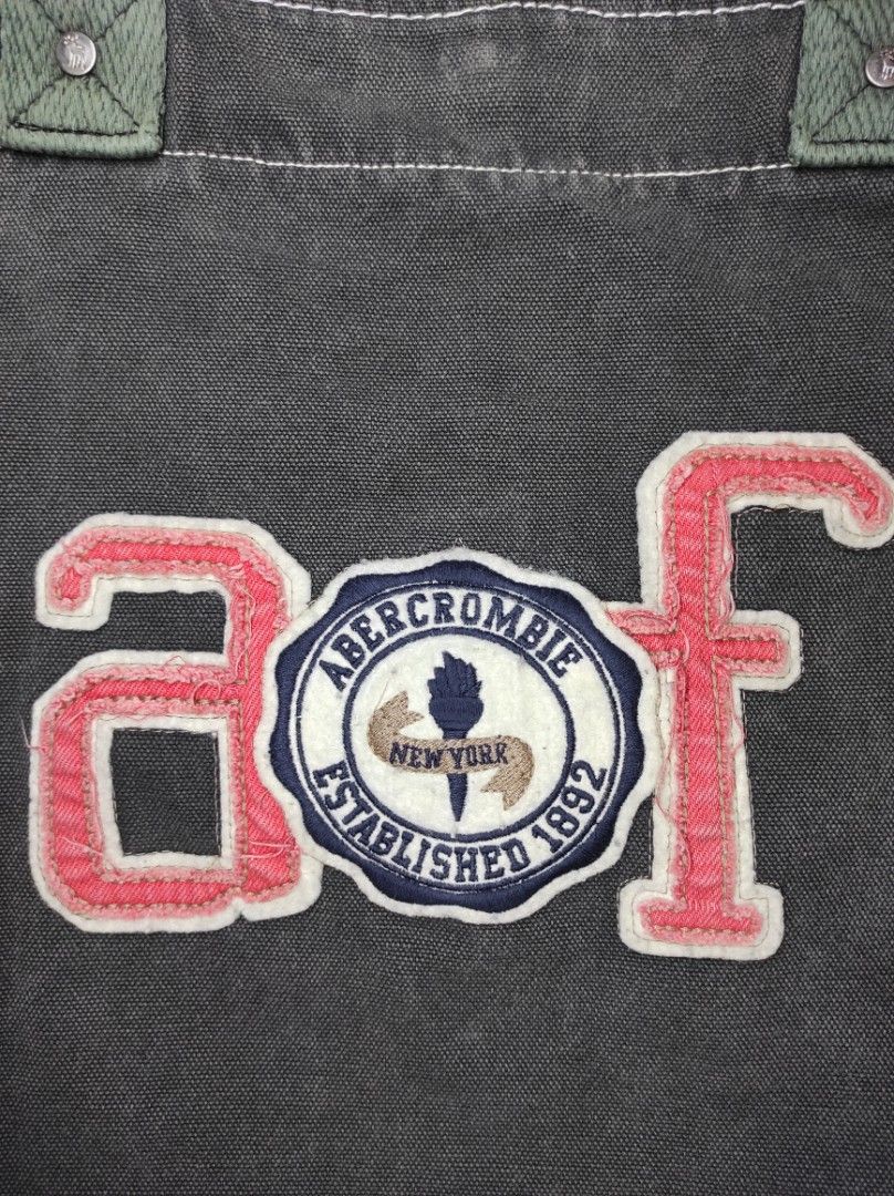 ABERCROMBIE TOTE BAG (Category: Luxury Bags & Wallets) located in Las Pinas. Submitted by jeusmanlangit (Listing ID 1471027917, Image 2). Description: .