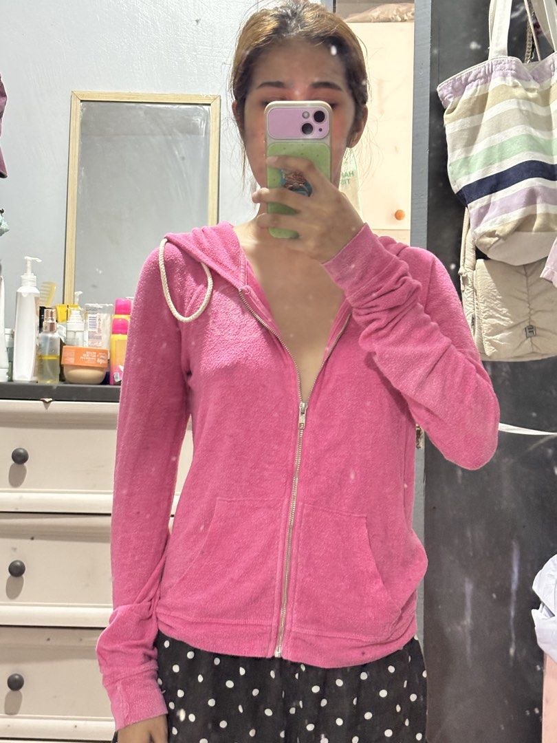Abercrombie varsity jacket (Category: Coats, Jackets and Outerwear) located in Binan City. Submitted by byhiraeth (Listing ID 1471091766, Image 2). Description: no flaws .