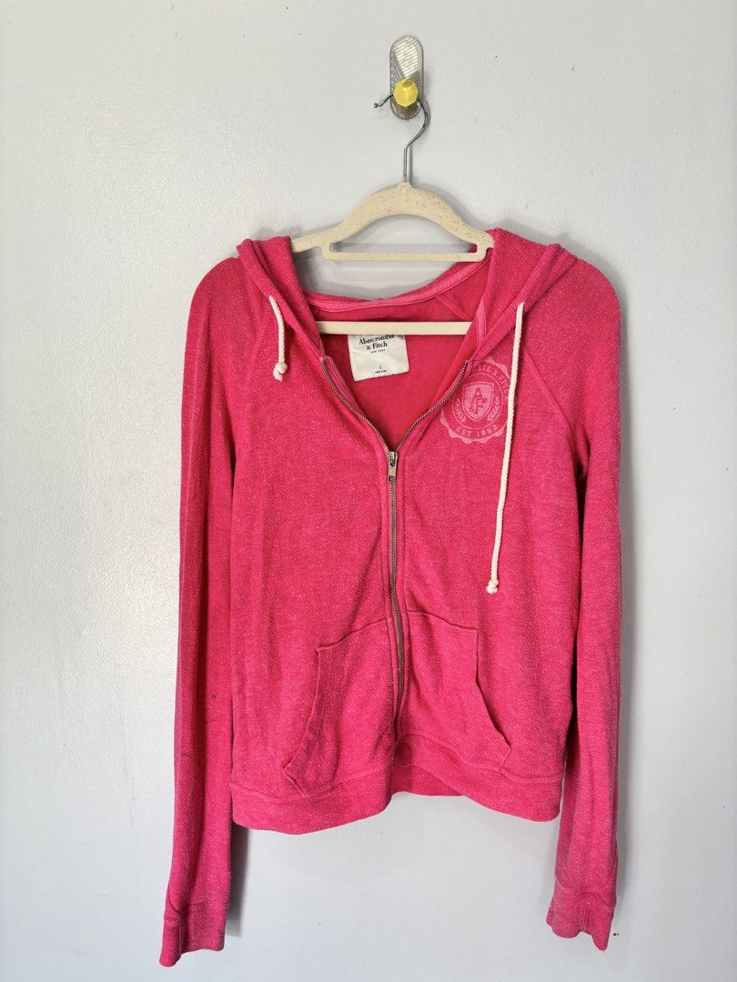 Abercrombie varsity jacket (Category: Coats, Jackets and Outerwear) located in Binan City. Submitted by byhiraeth (Listing ID 1471091766, Image 1). Description: no flaws .