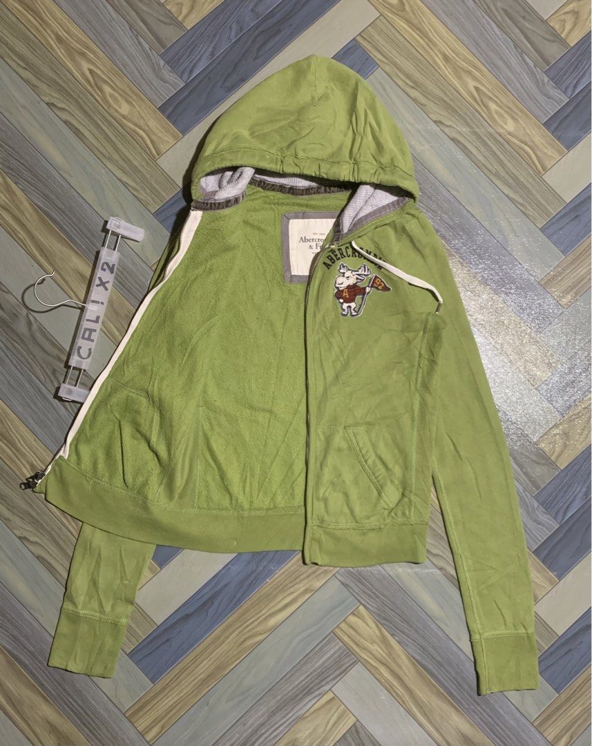 ABERCROMBIE ZIP-UP HOODIE (Category: Coats, Jackets and Outerwear) located in Kapalong. Submitted by ac_thrift (Listing ID 1471031953, Image 2). Description: ABERCROMBIE ZIP-UP HOODIE Size: Small Dimes: W18 x L24 Color rate: 10/10 Condition: Excellent MoP: Gcash Location: Mindanao, Davao del Norte, Kapalong, 8113.