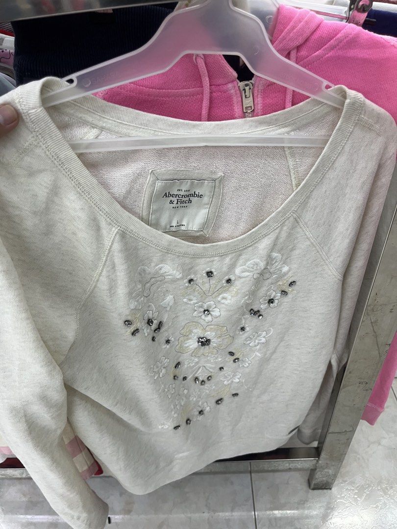 ABERCROMBIE&F HOLLISTER HOOK UPS (Category: Longsleeves) located in Manila. Submitted by sonny2k (Listing ID 1471074293, Image 2). Description: HOOK UPS DM FOR DETAILS.