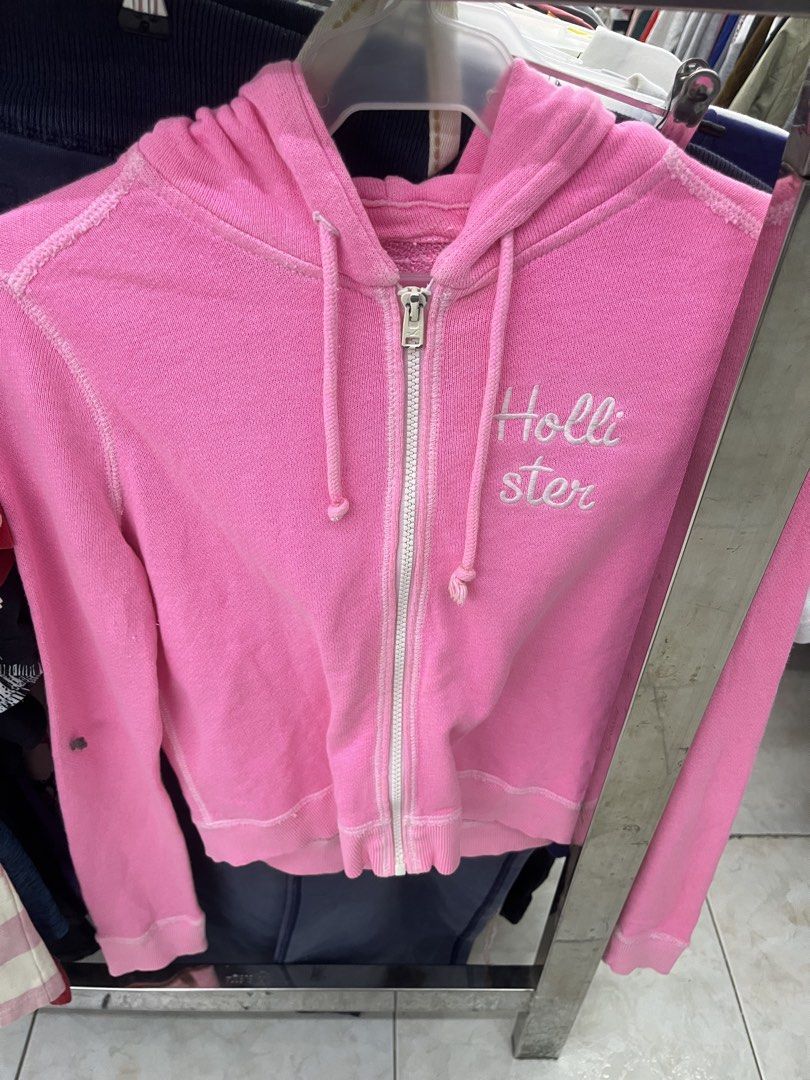 ABERCROMBIE&F HOLLISTER HOOK UPS (Category: Longsleeves) located in Manila. Submitted by sonny2k (Listing ID 1471074293, Image 3). Description: HOOK UPS DM FOR DETAILS.