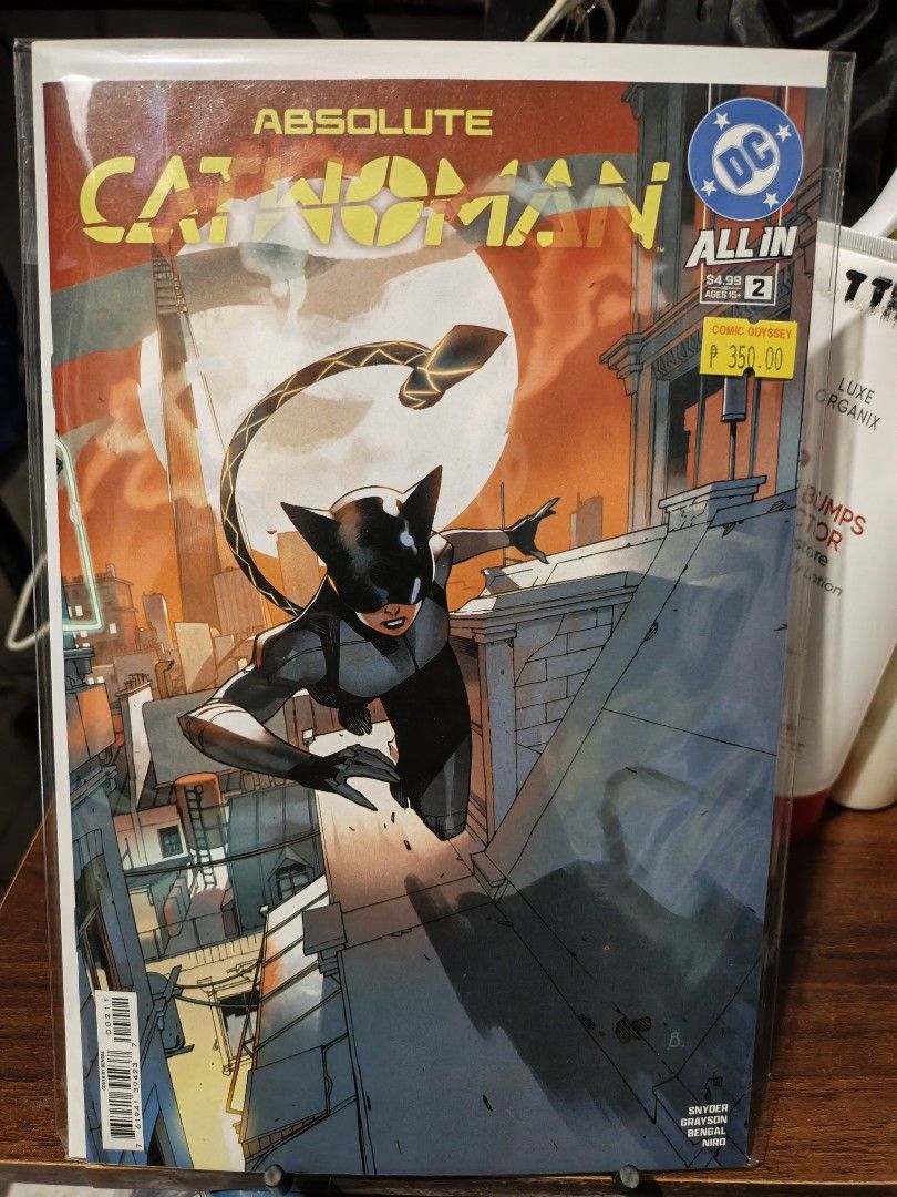 ABSOLUTE CATWOMAN (Category: Comics & Manga) located in Antipolo. Submitted by makasalanan (Listing ID 1471004549, Image 2). Description: - SOLD AS SET ISSUE 1 2 3 - ALL FIRST PRINT - BAGS & BOARDS INCLUDED - NM CONDITION.