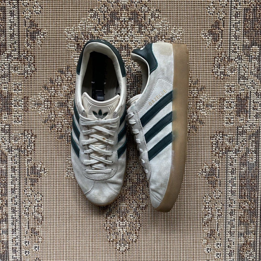 Adidas Gazelle (Category: Sneakers) located in Manolo Fortich. Submitted by thriftstr.co (Listing ID 1470983960, Image 1). Description: Adi Gazelle 9.5 US / 43.5 EU / 27.5 CM Very Good Condition .