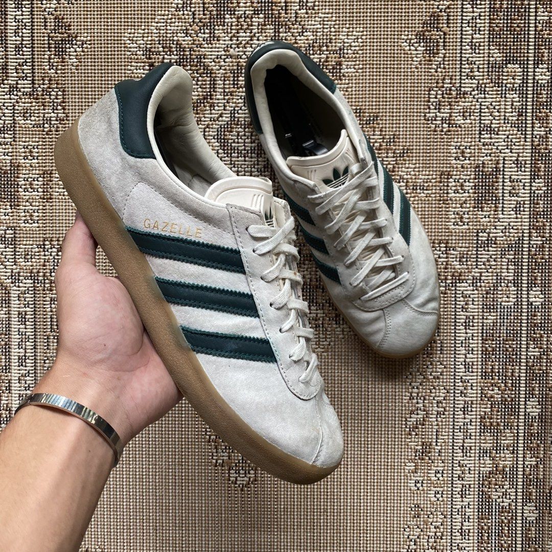 Adidas Gazelle (Category: Sneakers) located in Manolo Fortich. Submitted by thriftstr.co (Listing ID 1470983960, Image 2). Description: Adi Gazelle 9.5 US / 43.5 EU / 27.5 CM Very Good Condition .
