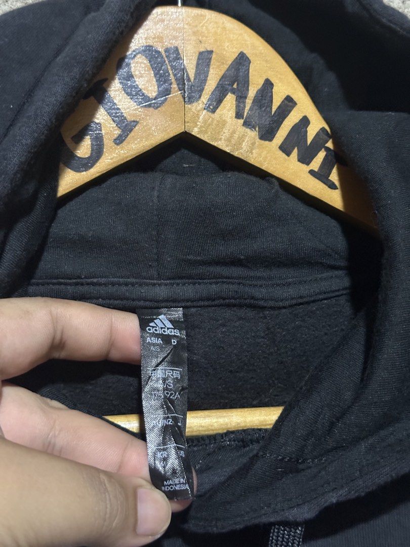 Adidas Hoodie (Category: Hoodies) located in Ozamiz City. Submitted by quick_done_deals (Listing ID 1470935266, Image 2). Description: 🛒 ** Adidas Hoodie ** 💯 Excellent Condition 📐 Dimes: L26xW20 (M) 🔍 Issue: None 🎨 Color Rate: 9.5 / 10.
