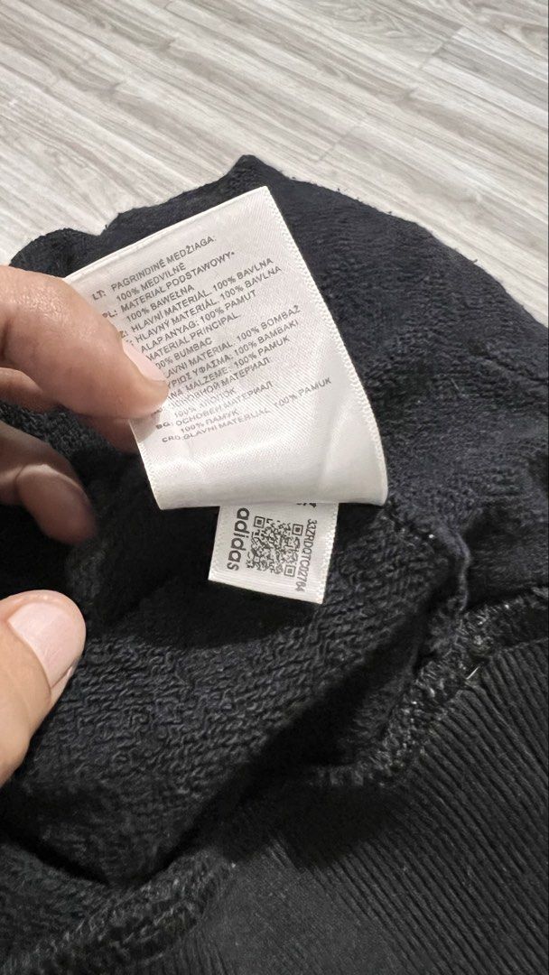 Adidas Hoodie Jacket (Category: Coats, Jackets and Outerwear) located in Trece Martires City. Submitted by hunthrift23 (Listing ID 1471005353, Image 3). Description: Medium on tag .