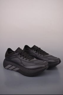 (Category: ) located in . Submitted by outlet.sneaker.shop (Listing ID 1470936316, Image 1). Description: .