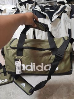 (Category: ) located in . Submitted by ggclothings (Listing ID 1470972603, Image 1). Description: .