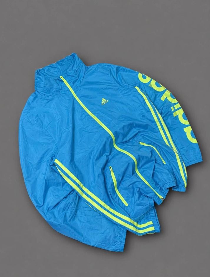 adidas windbreaker jacket (packable hood) (Category: Coats, Jackets and Outerwear) located in Paranaque City. Submitted by thrift_in_the_hoods (Listing ID 1471113848, Image 1). Description: dimes: 21x24.5 issue: none deatils: packable hoodie.