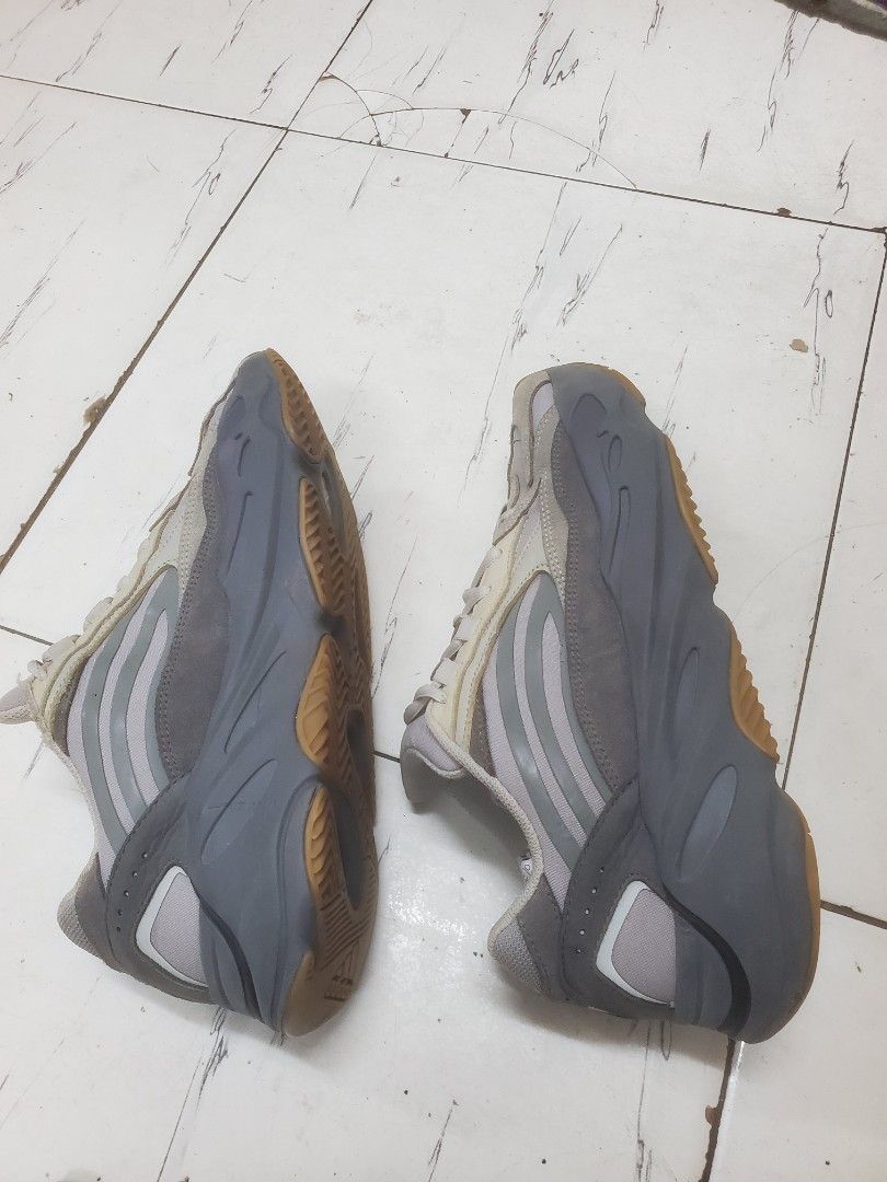 Adidas Yeezy Boost 700 V2 Geode Size US 8.5 (Category: Sneakers) located in Manila. Submitted by royalrabbit.7b2a11 (Listing ID 1470935379, Image 2). Description: - Brand: Adidas Yeezy Boost 700 V2 - Colorway: Geode (Chunky grey and brown panels) - Size: US 8.5 / UK 8 / FR 42 / JP 265 - Material: Premium mesh and suede upper with gum rubber outsole - Details: Reflective accents near the heel, clear interior size tag and art code - Condition: 100%