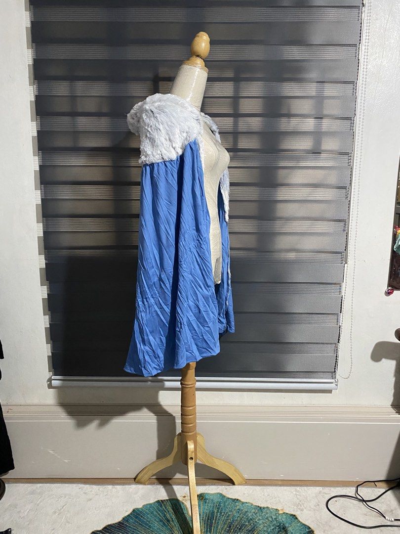 Adult Blue fur Cape (Category: Everything Else Others) located in Caloocan City. Submitted by discusonlineshop (Listing ID 1470941679, Image 3). Description: makapal .