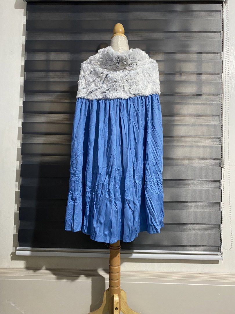 Adult Blue fur Cape (Category: Everything Else Others) located in Caloocan City. Submitted by discusonlineshop (Listing ID 1470941679, Image 2). Description: makapal .