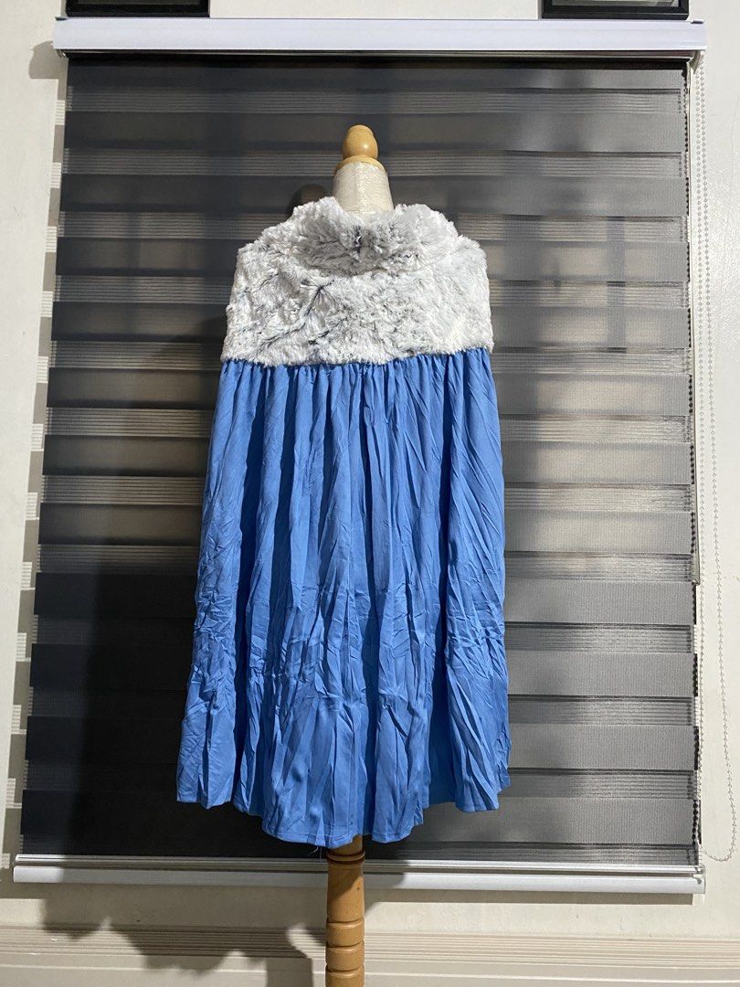 Adult Blue fur Cape (Category: Everything Else Others) located in Caloocan City. Submitted by discusonlineshop (Listing ID 1470941679, Image 1). Description: makapal .