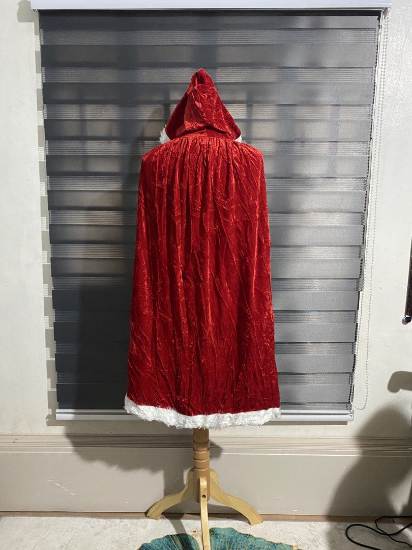 Adult Fur Cape (Category: Everything Else Others) located in Caloocan City. Submitted by discusonlineshop (Listing ID 1470965748, Image 3). Description: makapal.