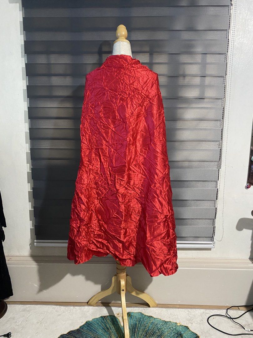 Adult Red Cape 2 (Category: Everything Else Others) located in Caloocan City. Submitted by discusonlineshop (Listing ID 1470940652, Image 2). Description: makapal makintab.