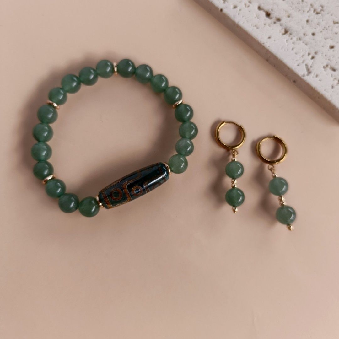 Adventurine (Category: Earrings) located in Manila. Submitted by enchantra_gems (Listing ID 1470950762, Image 3). Description: 🍃 GREEN AVENTURINE 🍀 Meaning & Symbolism 💚 Good Luck – Traditionally associated with luck and new opportunities. 🌿 Growth & Abundance – Symbolizes prosperity, progress, and new beginnings. 🕊️ Peace & Balance – Often associated with calmness and emotional balance. ✨ Positive Energy – A meaningful stone for those who l