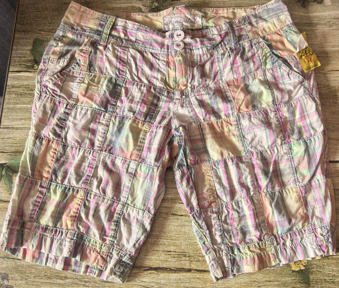 Aeropostale Pastel Multicolor Plaid Patchwork Shorts (Category: Shorts) located in Mexico. Submitted by hele_blushandthrift (Listing ID 1470934060, Image 1). Description: .