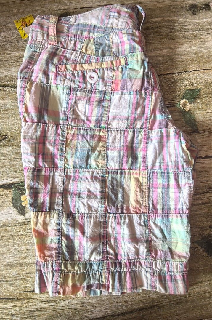 Aeropostale Pastel Multicolor Plaid Patchwork Shorts (Category: Shorts) located in Mexico. Submitted by hele_blushandthrift (Listing ID 1470934060, Image 2). Description: .